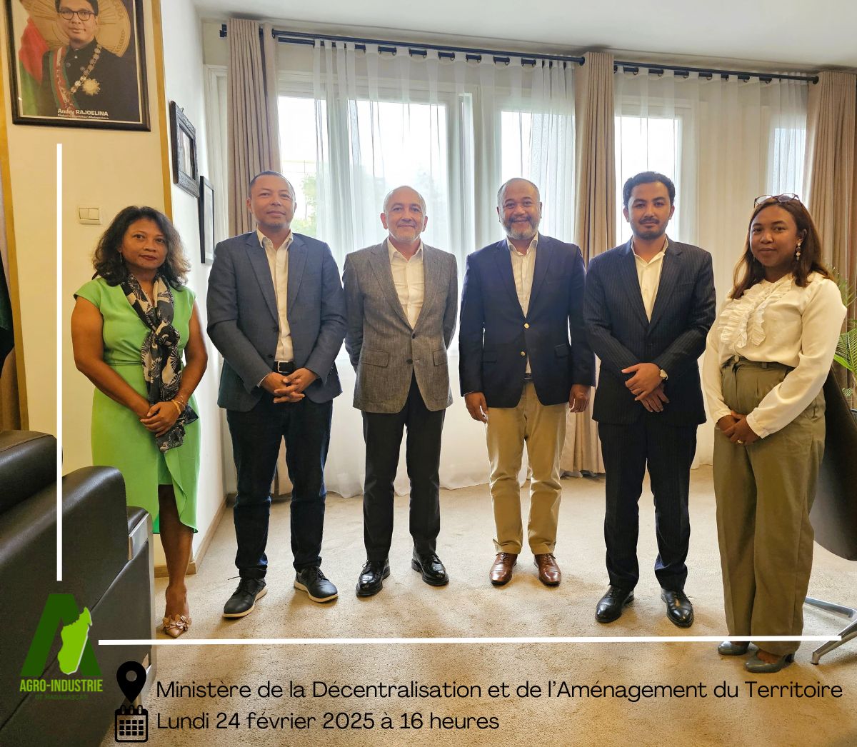 Crédit photo - AIM (de gauche à droite) : Mme Damiana Rasoavinjanahary (Groupe SAHANALA), M. Rivo Andriamanalina (Groupe ARBIOCHEM), Monsieur le Ministre Naina Andriantsitohaina, M. Marcellin ANDRIANARIVELO-RAZAFY (Groupe HENRI FRAISE & FILS), M. Arnaud Andriantsitohaina (Groupe ANDRIANTSITOHAINA), Mme Zo Fanomezana RANAIVOMANANA (Dr Exécutive AIM)
